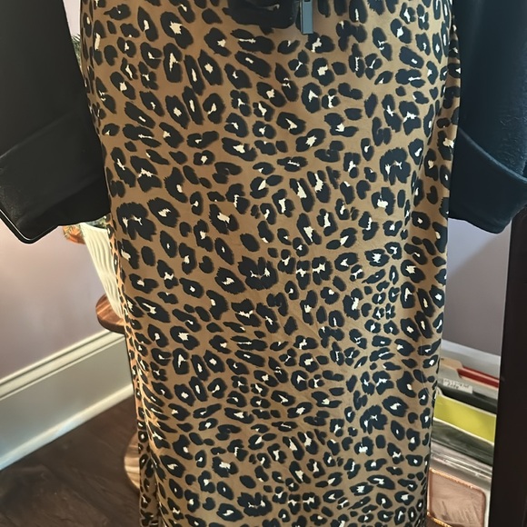 Collective Concepts size small leopard print skirt - Picture 2 of 4